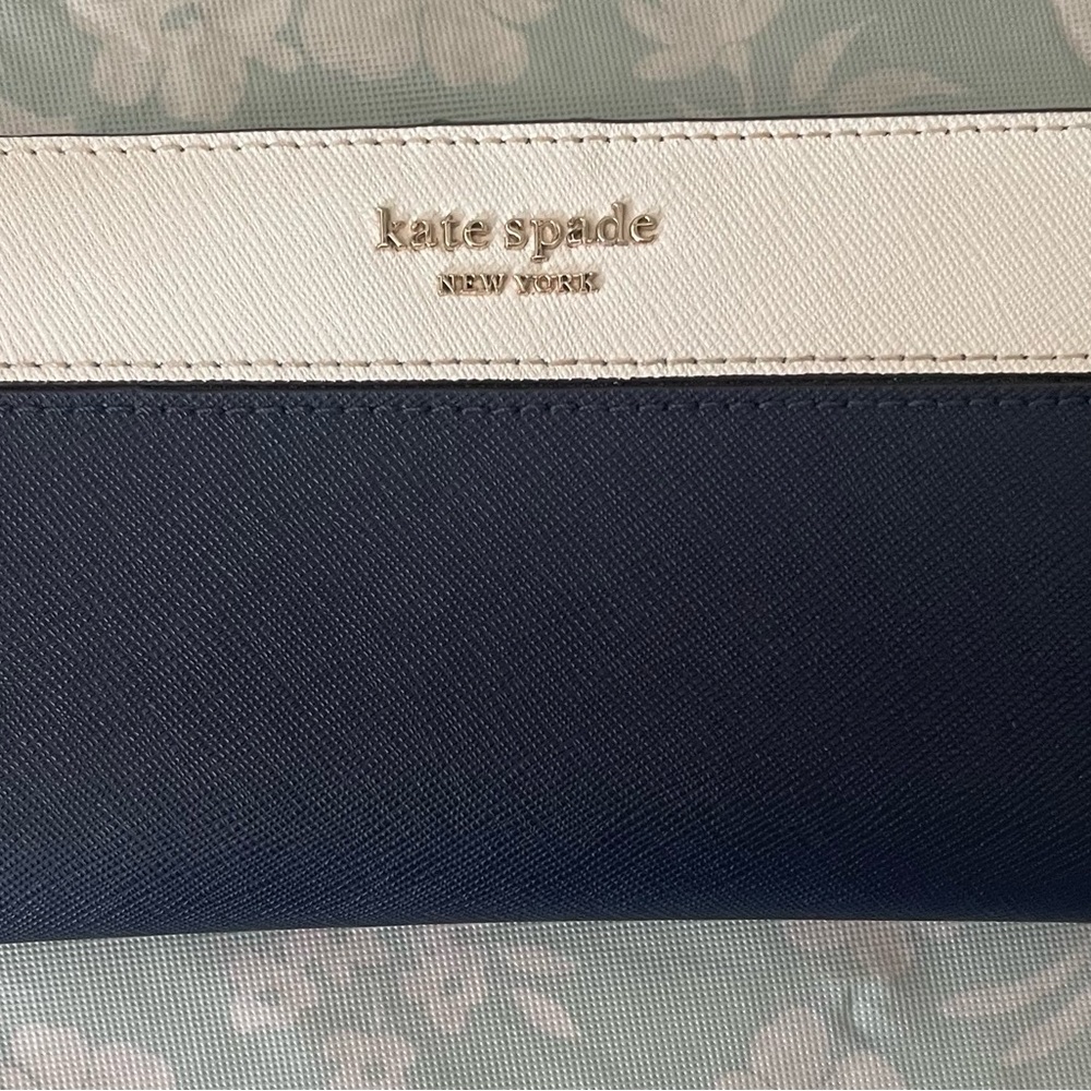 Kate Spade Vibrant Green Satchel and Wallet - Picture 6 of 9